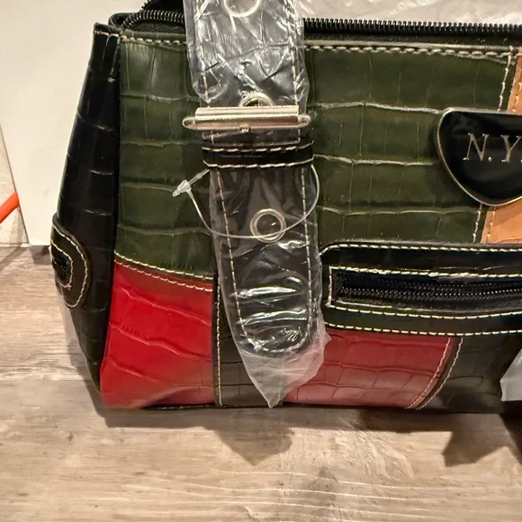 NYC Multicolor Patchwork Women's Bag - Picture 2 of 12